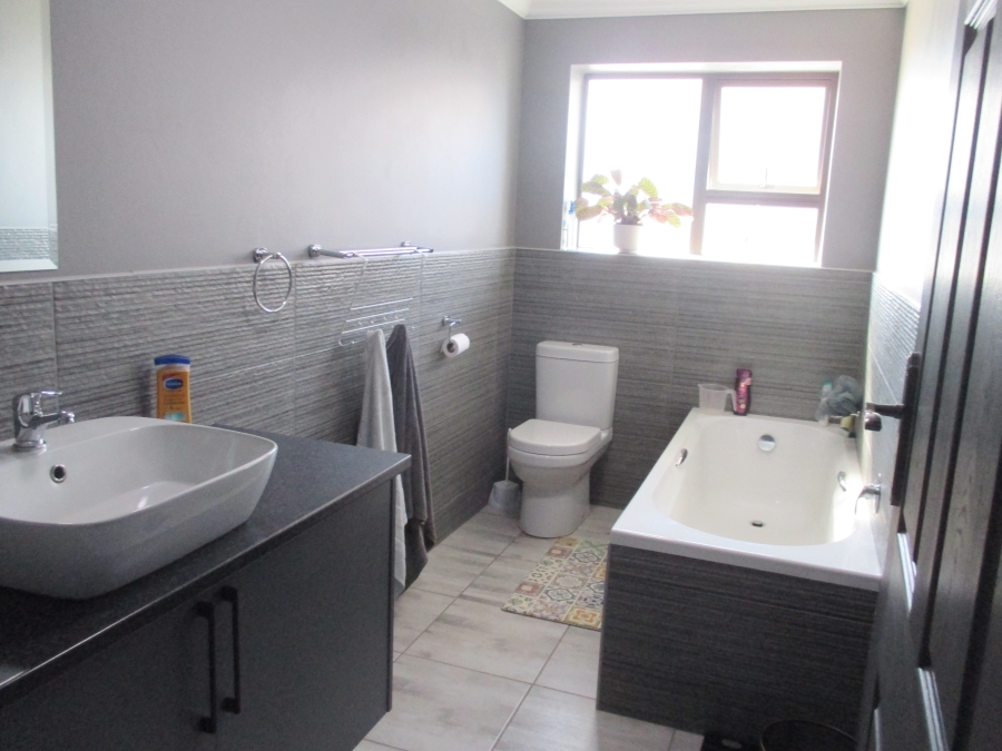 2 Bedroom Property for Sale in Dana Bay Western Cape